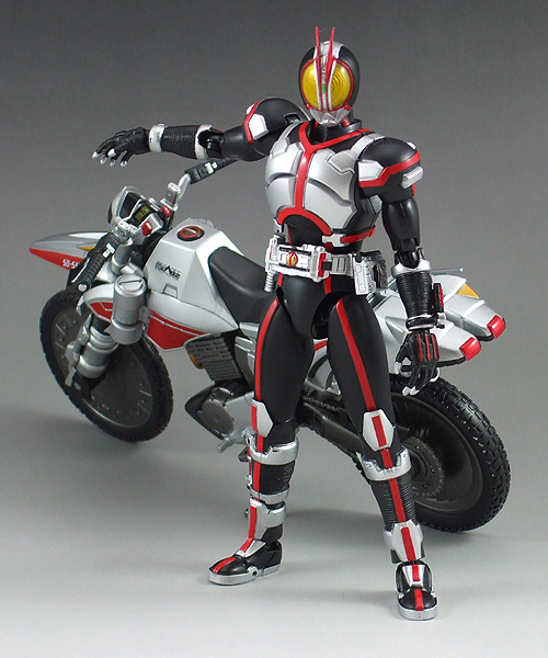 S.H.Figuarts オートバジン&仮面ライダーファイズセット