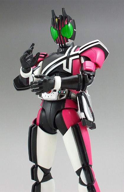 【廉価版】S.H.フィギュアーツ　仮面ライダーディケイド　真骨頂 仮面ライダーディケイド